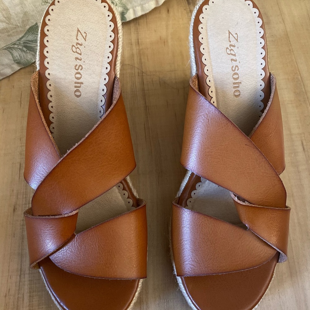 Zig Soho Leather Wedges